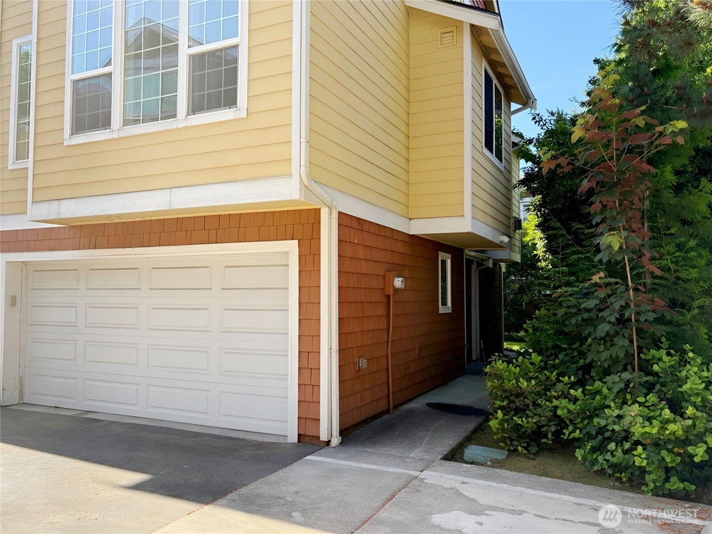 Photo of 11023 SE 240th Street, Kent, WA 98031 (MLS # 2548551)