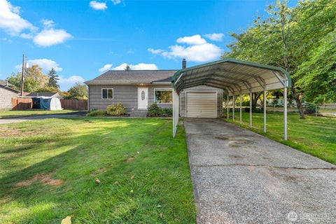 Photo of 1152 32nd Ave AVE, Longview, WA 98632 (MLS # 2590118)
