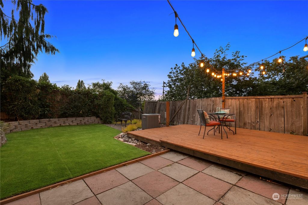 Photo of 348 NE 53rd Street, Seattle, WA 98105 (MLS # 2251576)