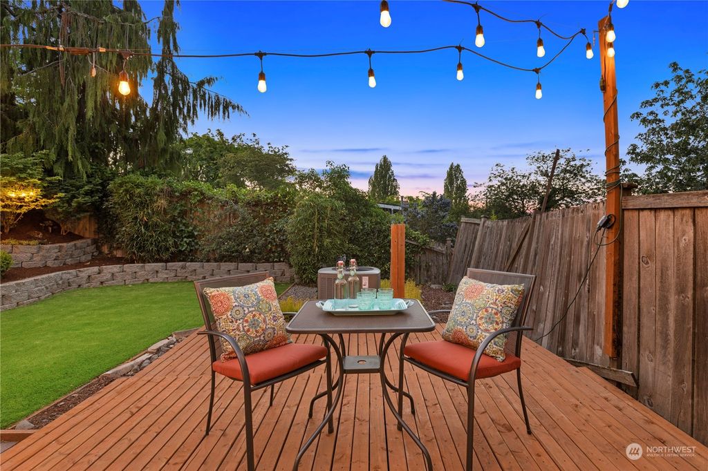 Photo of 348 NE 53rd Street, Seattle, WA 98105 (MLS # 2251576)