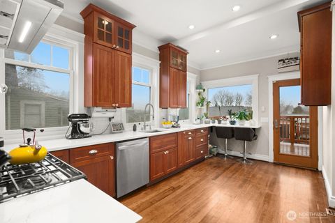 1626 25th Avenue Seattle WA 98122