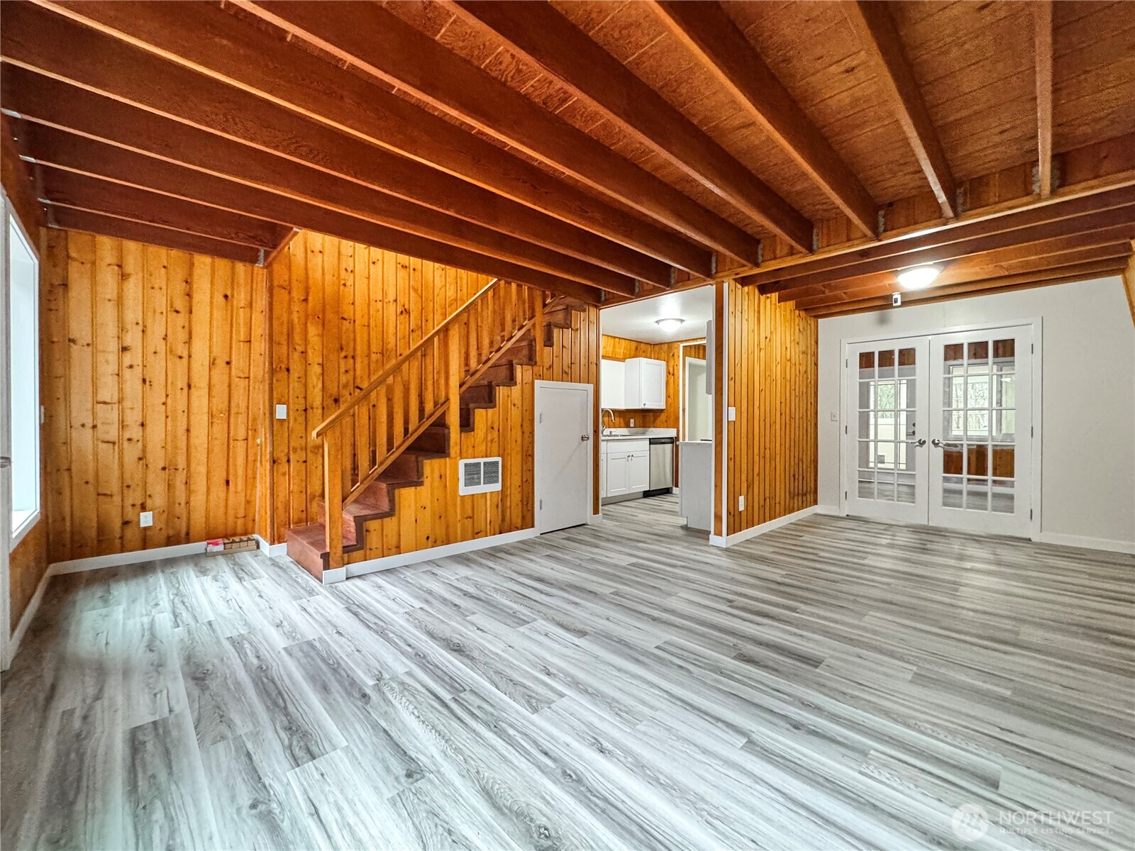 138 Thompson Road 11
