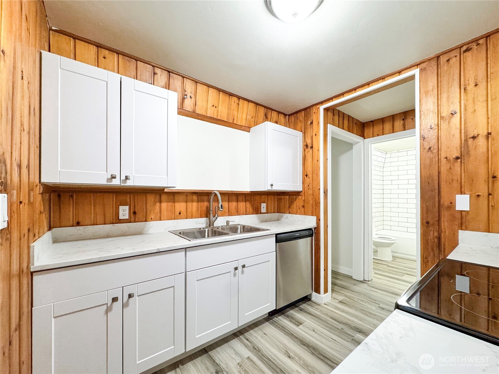 138 Thompson Road 11