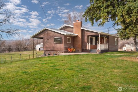 Photo of 5 Alaska Street, Malott, WA 98829 (MLS # 2494545)