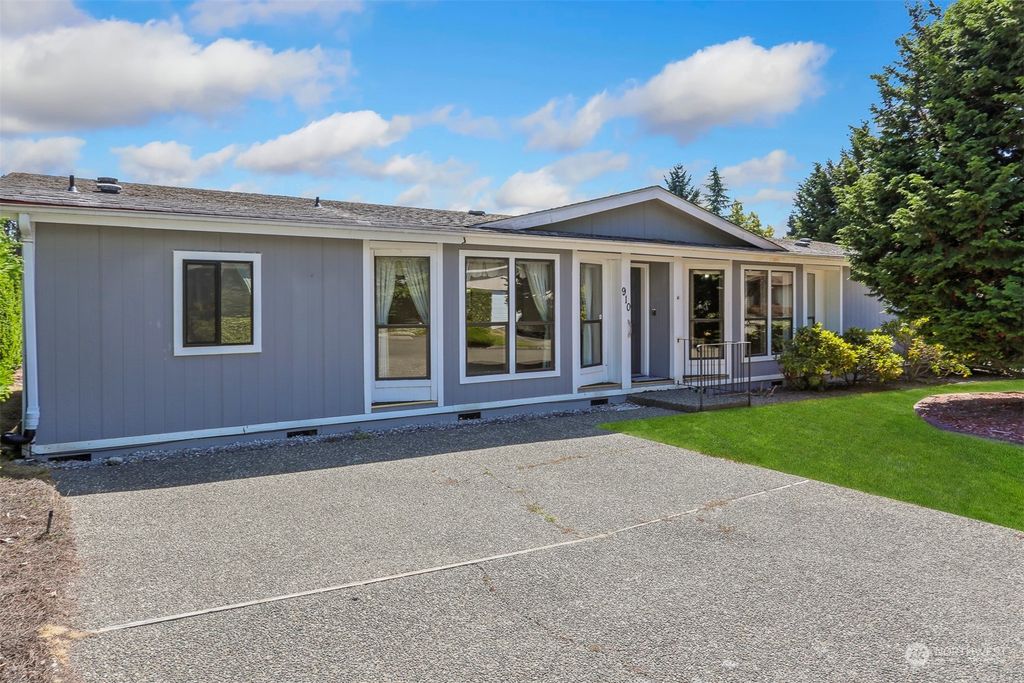 Photo of 910 241st Place SW, Bothell, WA 98021 (MLS # 2145268)