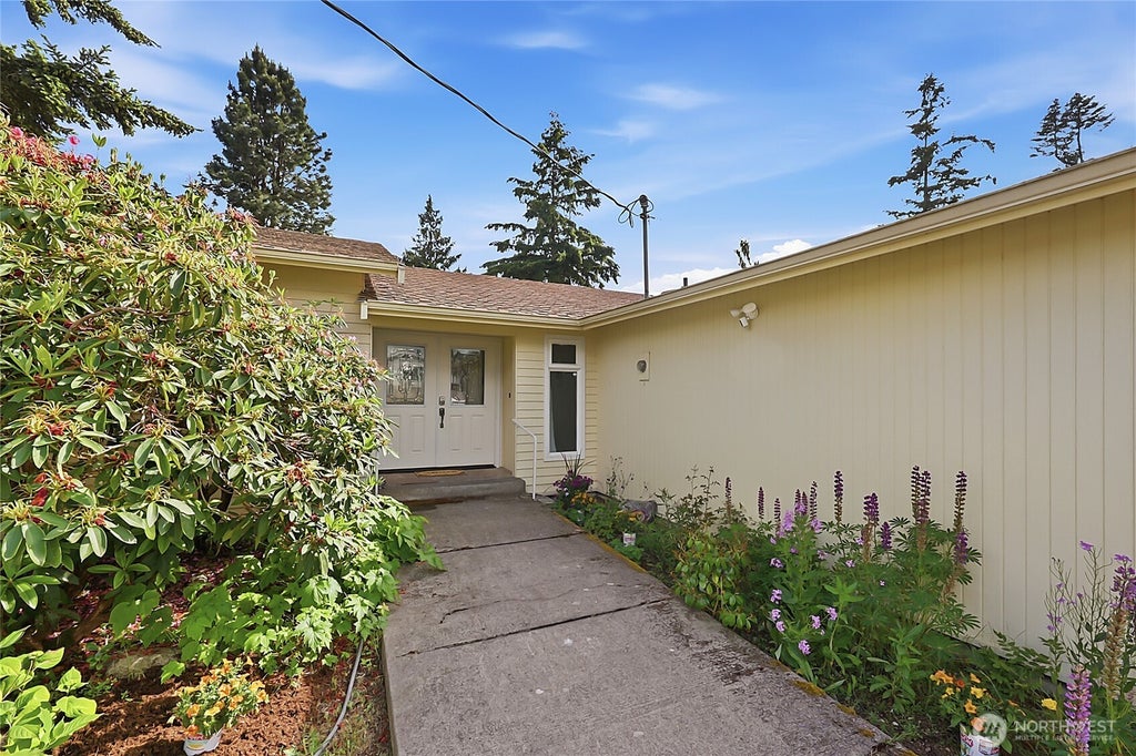 Photo of 4032 Meridian Avenue N, Marysville, WA 98271 (MLS # 2509890)