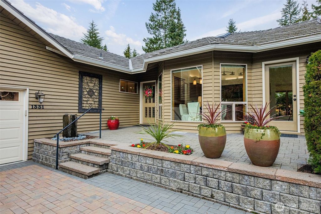 Photo of 1331 142nd Place SE, Mill Creek, WA 98012 (MLS # 2483904)