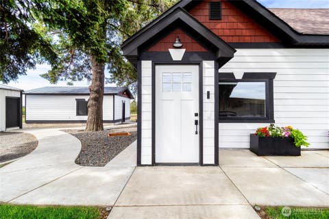 Photo of 1111 Rooster Road, Walla Walla, WA 99362 (MLS # 2539816)