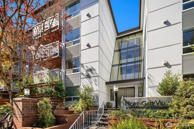 10501 8th Avenue NE 127 #127, Seattle