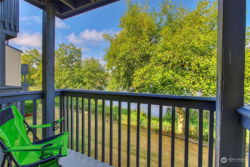 Photo of 31003 14th Avenue S #D9, Federal Way, WA 98003 (MLS # 2155425)