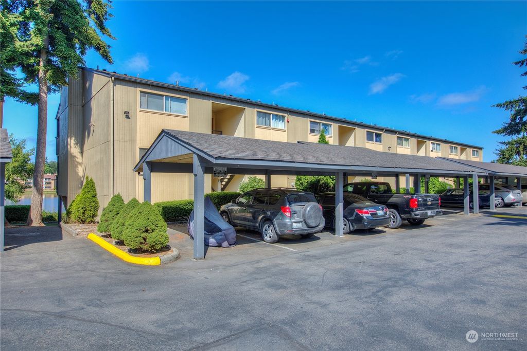 Photo of 31003 14th Avenue S #D9, Federal Way, WA 98003 (MLS # 2155425)