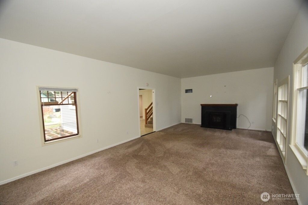 Photo of 2071 Valley Highway, Deming, WA 98244 (MLS # 2511464)