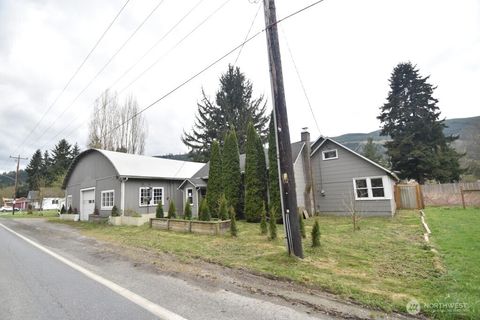 Photo of 2071 Valley Highway, Deming, WA 98244 (MLS # 2511464)