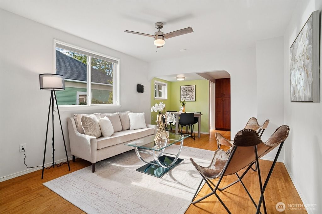 Photo of 906 NW 62nd Street, Seattle, WA 98107 (MLS # 2391465)