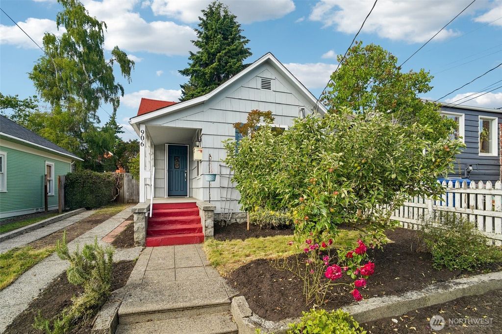 Photo of 906 NW 62nd Street, Seattle, WA 98107 (MLS # 2391465)