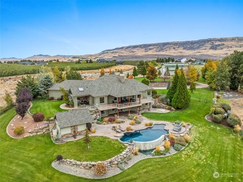 Photo of 1114 S Wells, East Wenatchee, WA 98802 (MLS # 2307008)