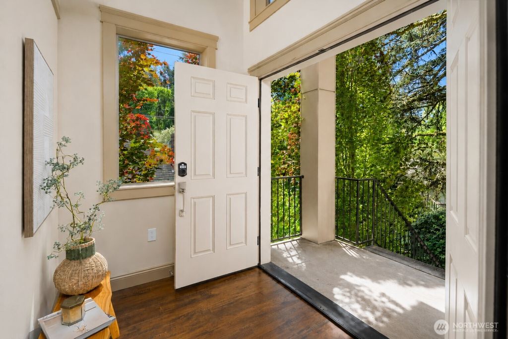 Photo of 557 SE Andrews Street #D, Issaquah, WA 98027 (MLS # 2523787)