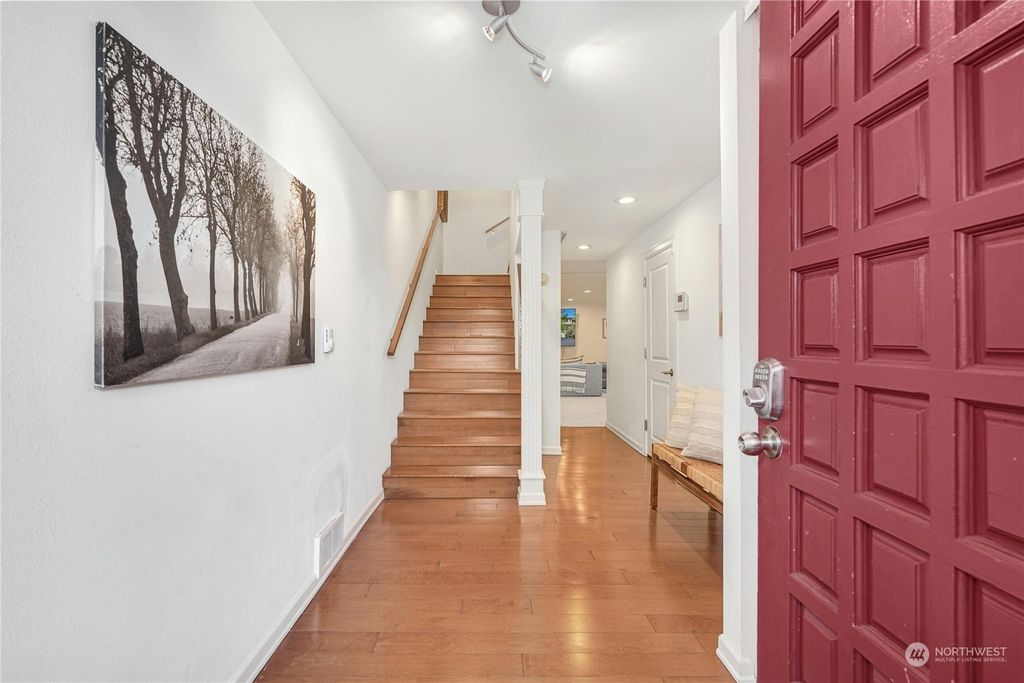 Photo of 7609 SE 29th Street, Mercer Island, WA 98040 (MLS # 2291606)