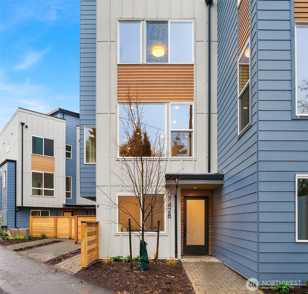 Photo of 7426 2nd Avenue NE, Seattle, WA 98115 (MLS # 2470967)