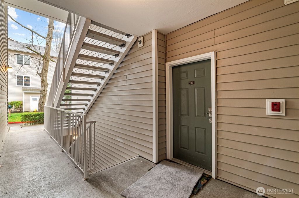 Photo of 801 Rainier Avenue N #D119, Renton, WA 98057 (MLS # 2341362)