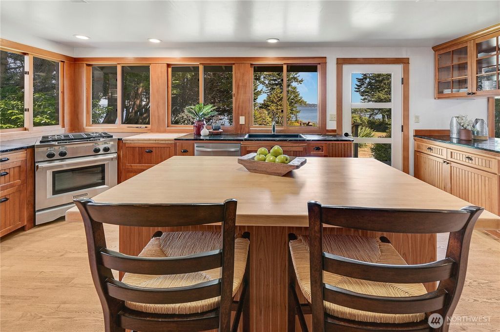 listing image 9369153434581269561