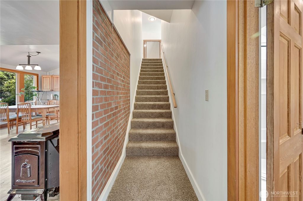 listing image 9365708670276593449