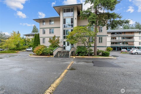 Photo of 5630 200th Street SW #B313, Lynnwood, WA 98036 (MLS # 2547898)