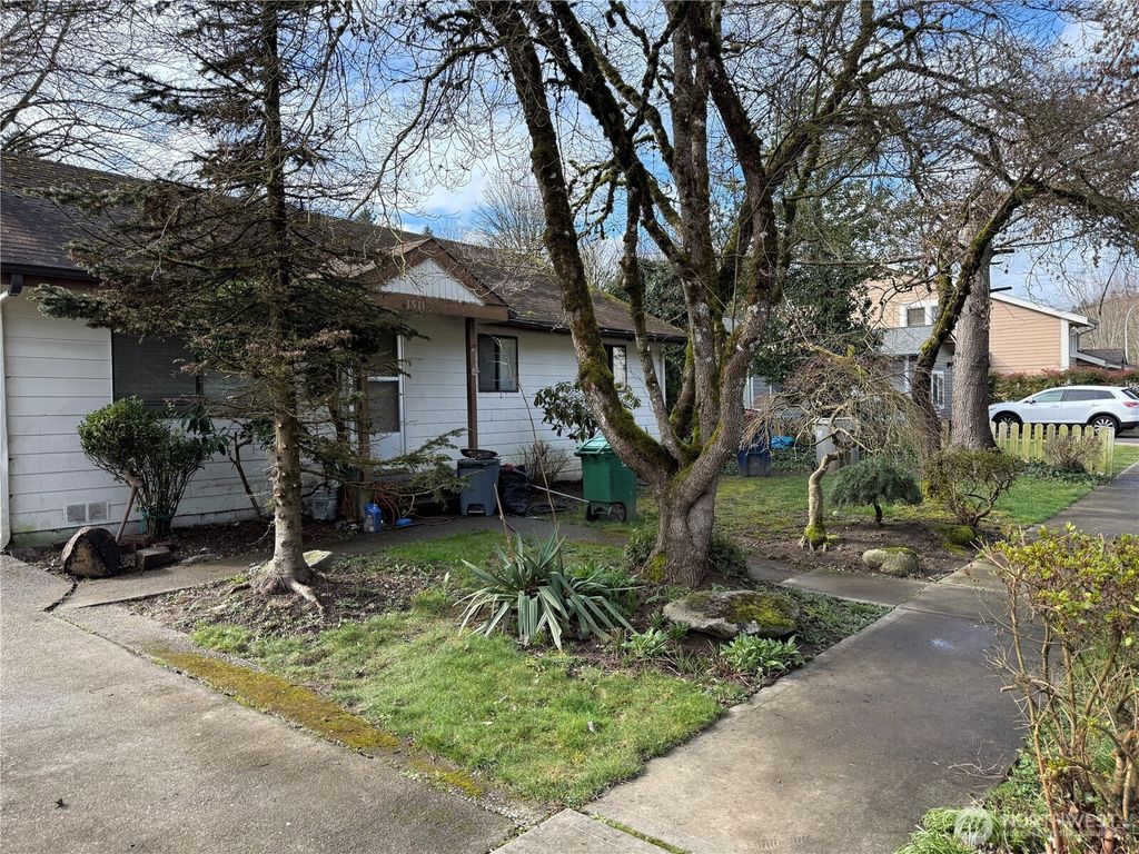 Photo of 3511 SE 6th Street, Renton, WA 98059 (MLS # 2493953)