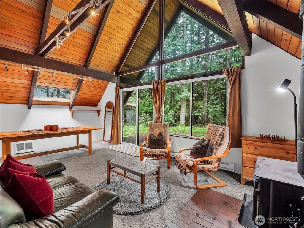 Photo of 17117 Riverview WAY E, Enumclaw, WA 98022 (MLS # 2527604)