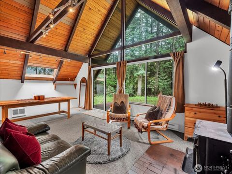 Photo of 17117 Riverview WAY E, Enumclaw, WA 98022 (MLS # 2527604)