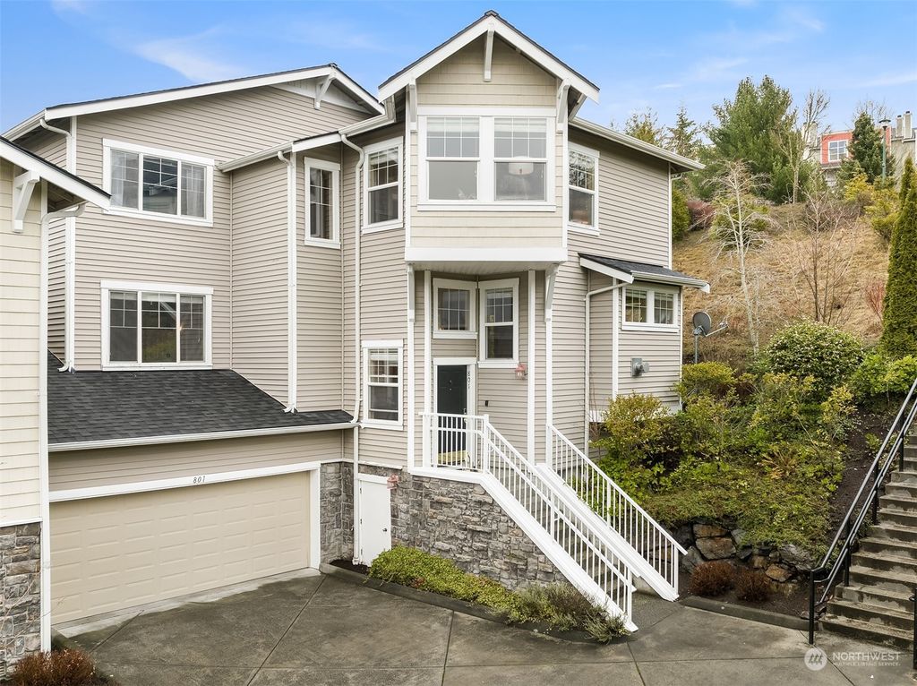 Photo of 1601 NE Katsura Street #801, Issaquah, WA 98029 (MLS # 2030029)