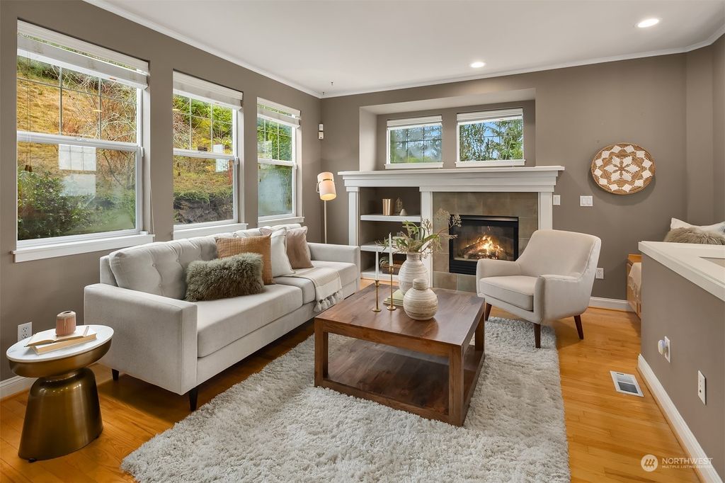 Photo of 1601 NE Katsura Street #801, Issaquah, WA 98029 (MLS # 2030029)