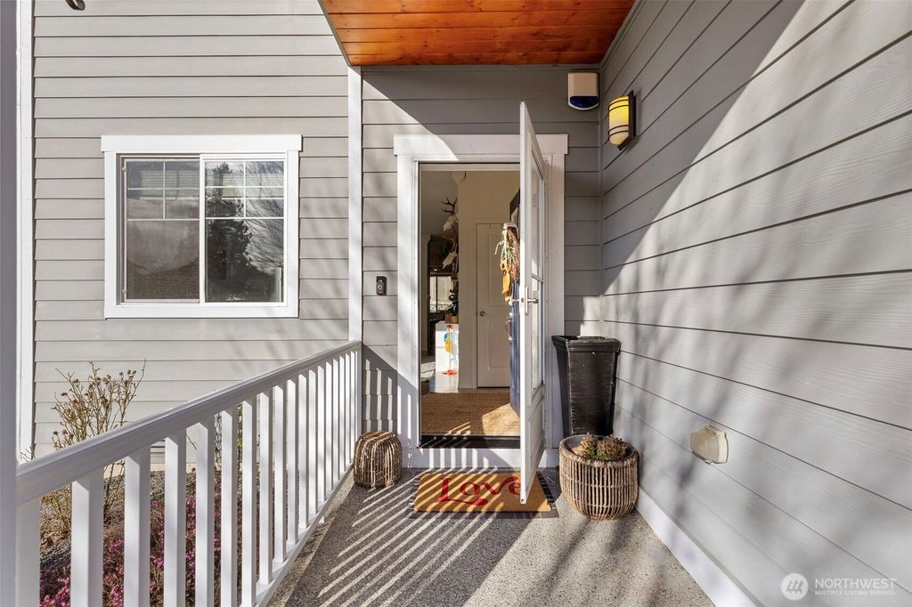 Photo of 722 NE Nantucket Street, Bremerton, WA 98310 (MLS # 2478900)