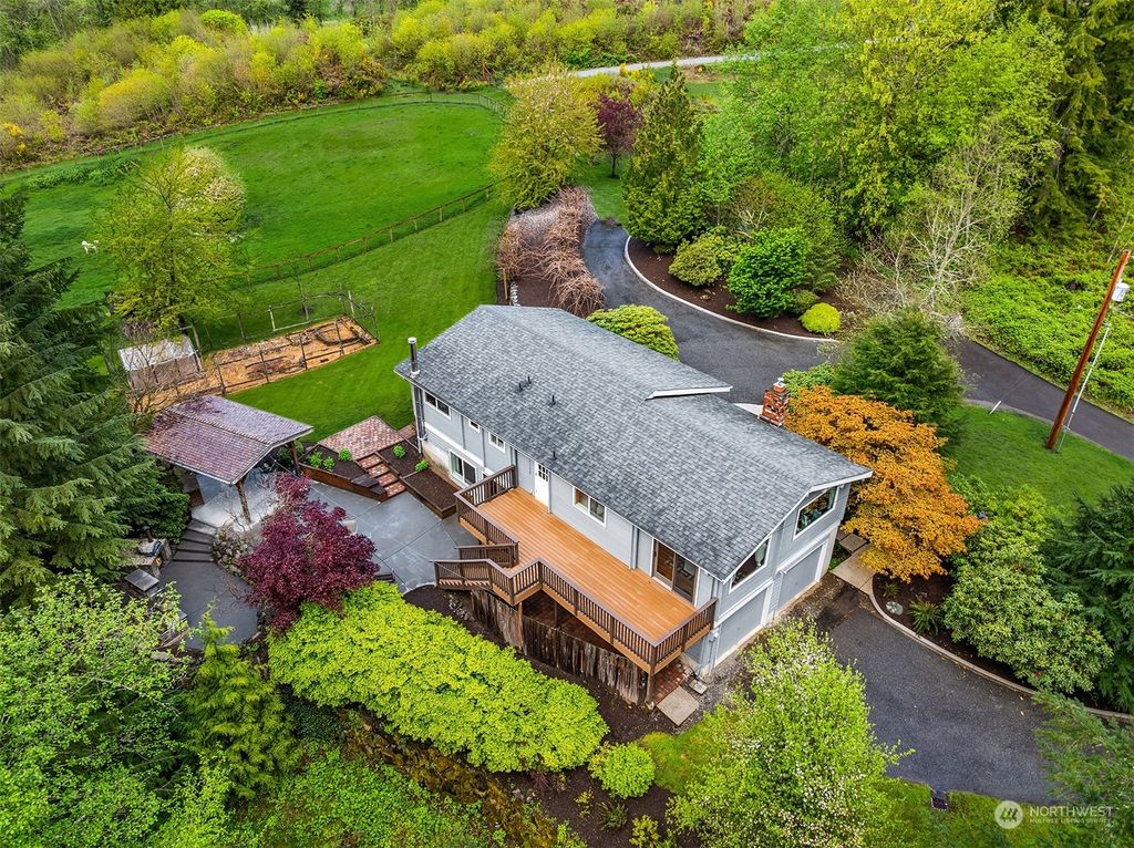 Photo of 16809 269th Avenue SE, Issaquah, WA 98027 (MLS # 2223367)