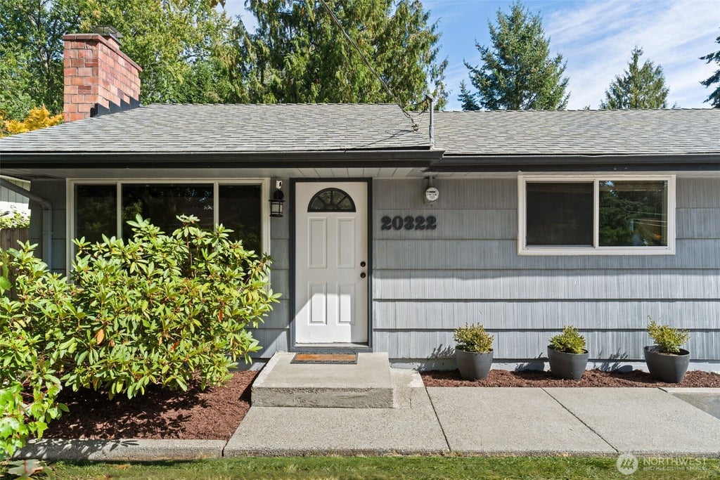 Photo of 20322 21st Avenue NE, Mountlake Terrace, WA 98155 (MLS # 2581550)