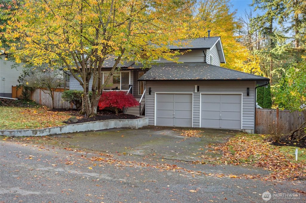 Photo of 14711 70th Court NE, Kenmore, WA 98028 (MLS # 2447238)