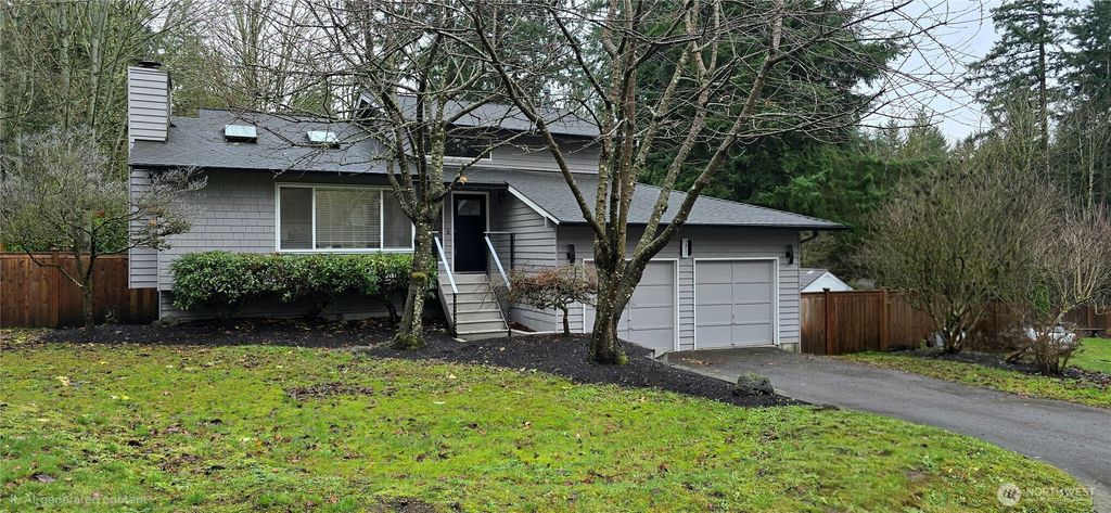 Photo of 14711 70th Court NE, Kenmore, WA 98028 (MLS # 2447238)