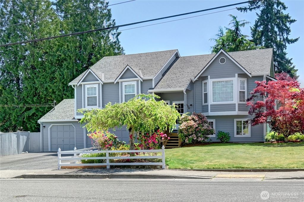Photo of 608 Harvest Road, Bothell, WA 98012 (MLS # 2382142)