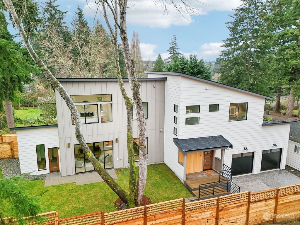 Photo of 11736 38th Avenue NE, Seattle, WA 98125 (MLS # 2317700)
