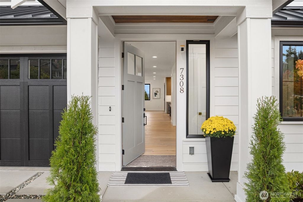 Photo of 7308 52nd Avenue NE, Seattle, WA 98115 (MLS # 2438651)