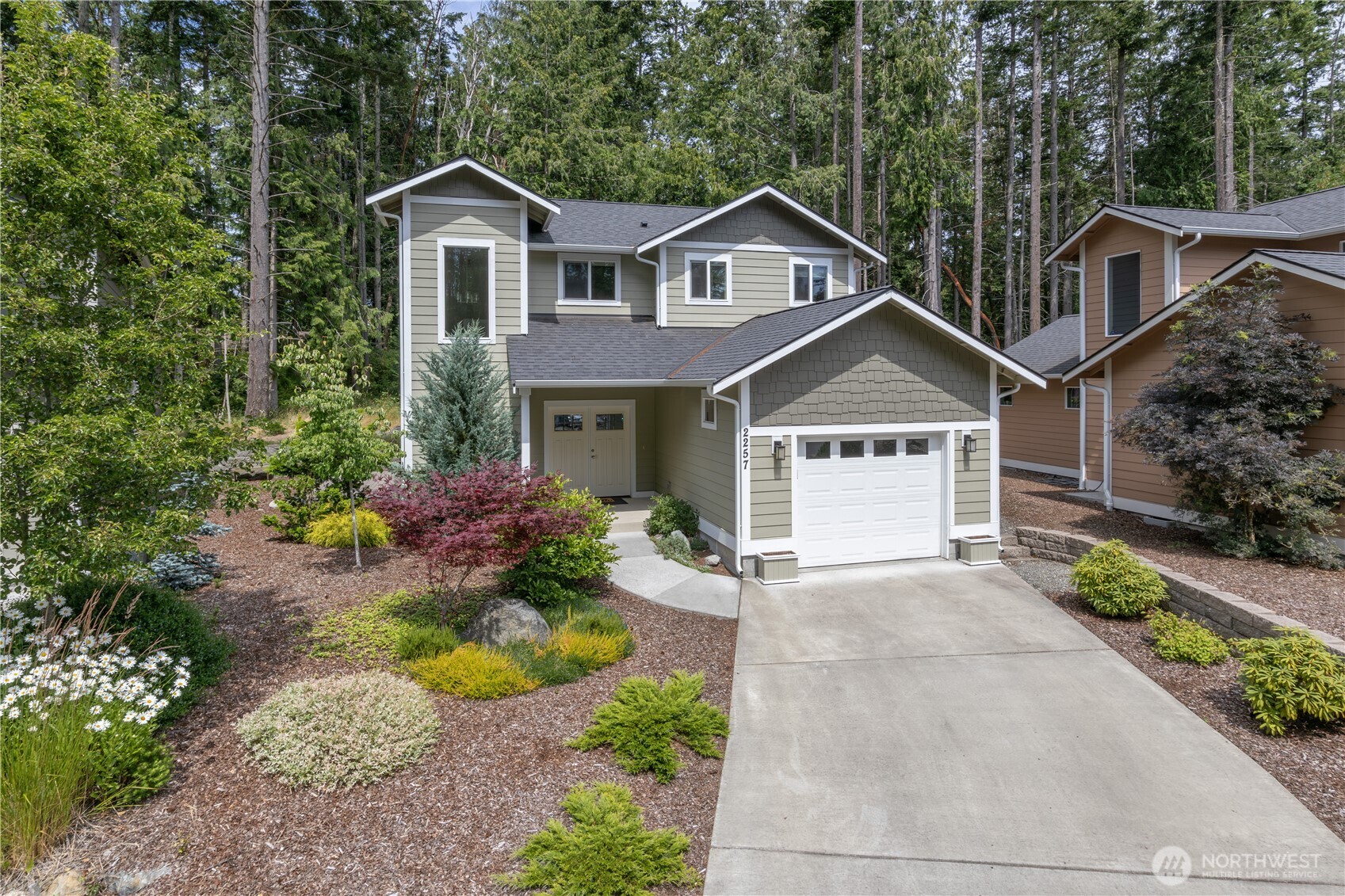 2257 W Rosecrans Court