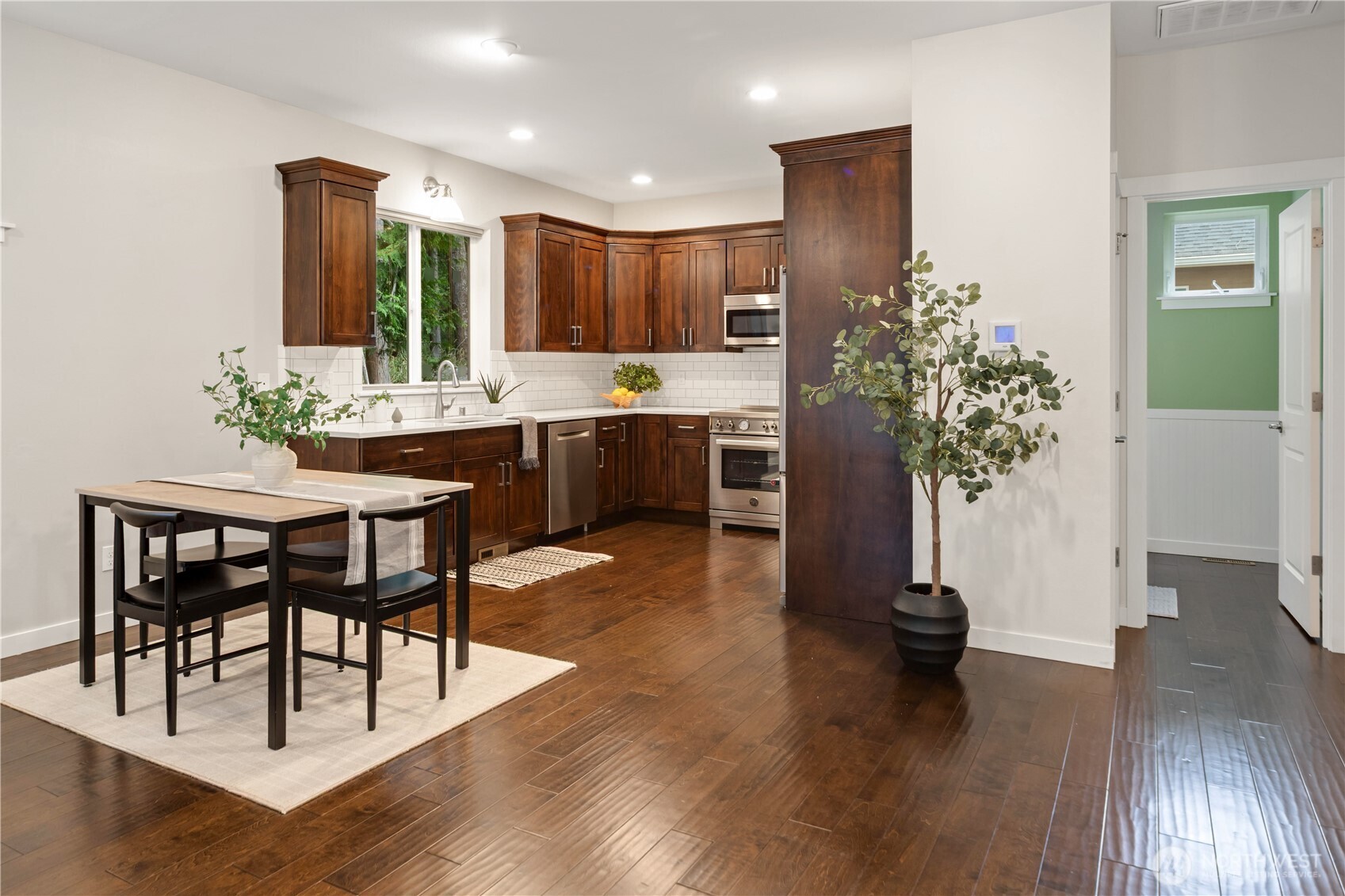 2257 W Rosecrans Court