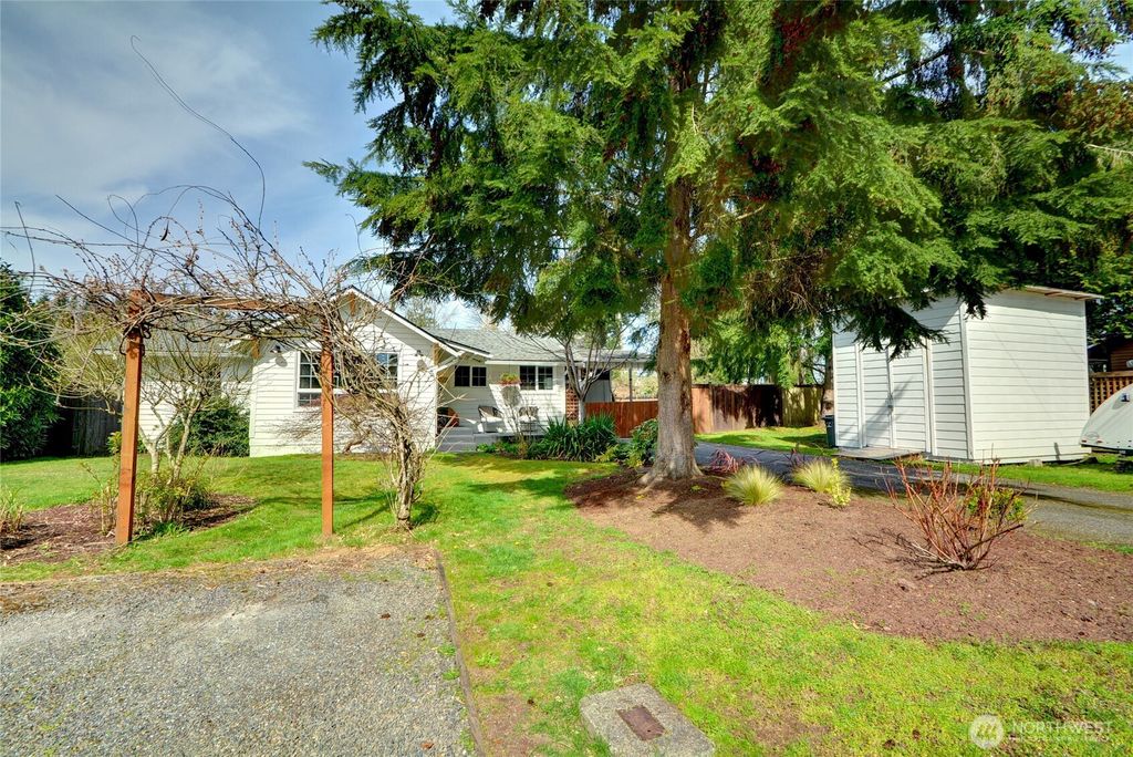 Photo of 5633 86th Place NE, Marysville, WA 98270 (MLS # 2359793)