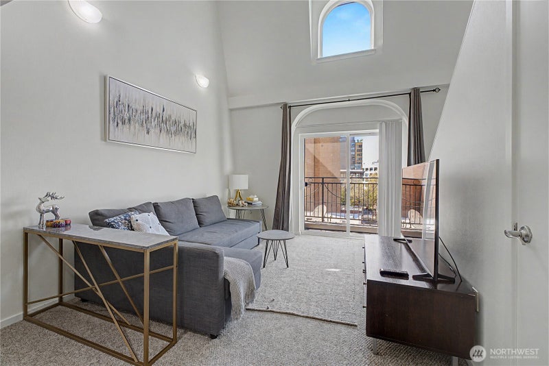 425 Vine Street 701