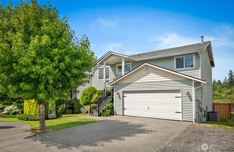 Photo of 6015 52nd Street NE, Marysville, WA 98270 (MLS # 2544111)