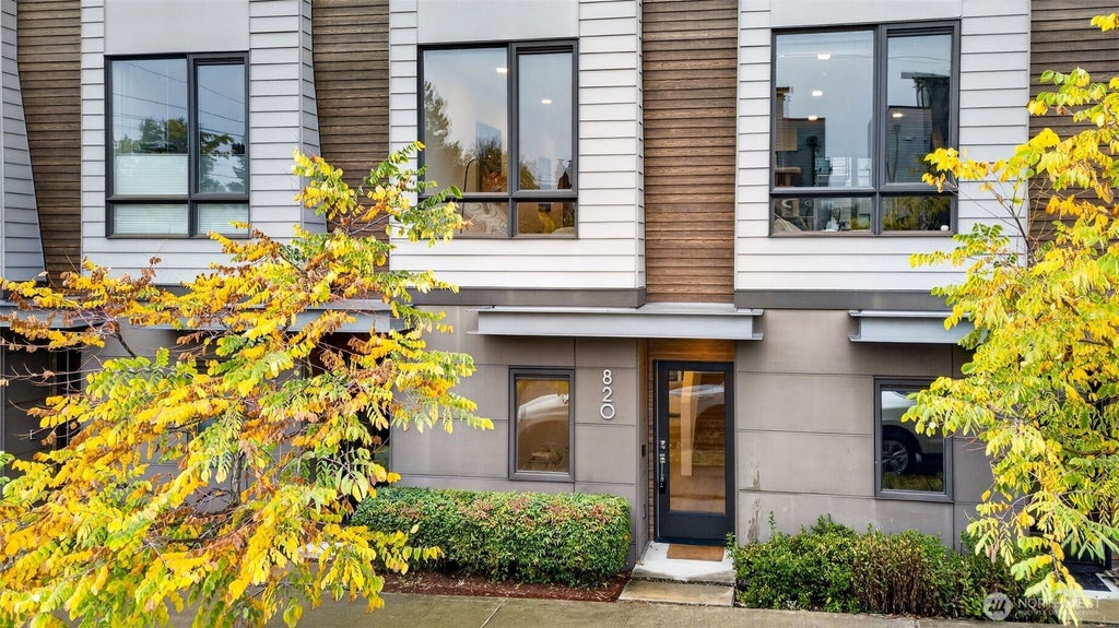Photo of 820 NE 63rd Street, Seattle, WA 98115 (MLS # 2587498)