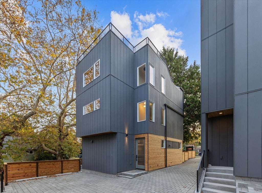 Photo of 3500 Meridian Avenue N, Seattle, WA 98103 (MLS # 2596646)