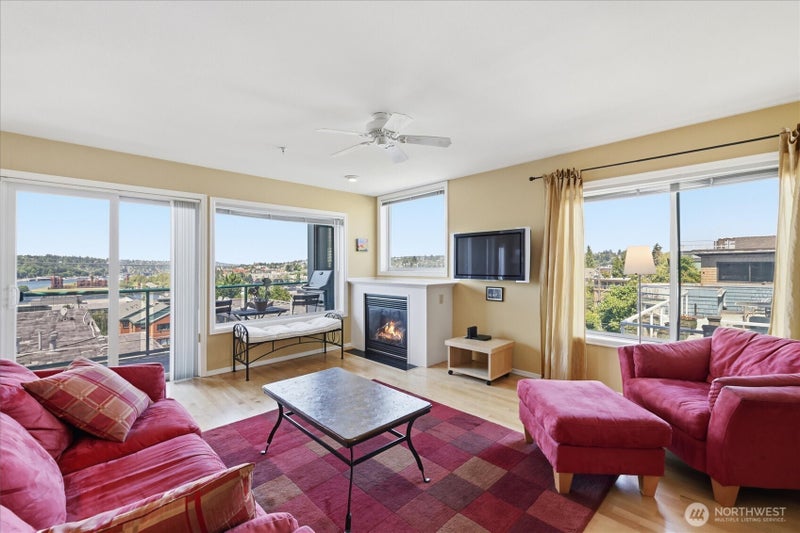 2713 Boylston Avenue E 201