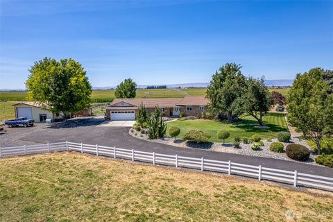 Photo of 13461 W Hwy 28 W, Quincy, WA 98848 (MLS # 2557065)