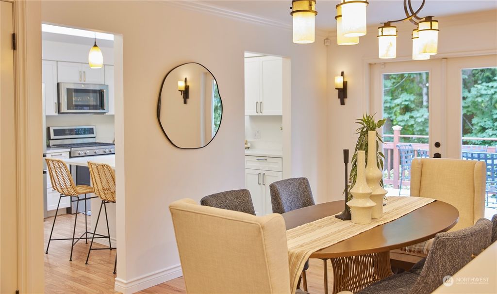 Photo of 16132 SE 42nd Place, Bellevue, WA 98006 (MLS # 2158702)